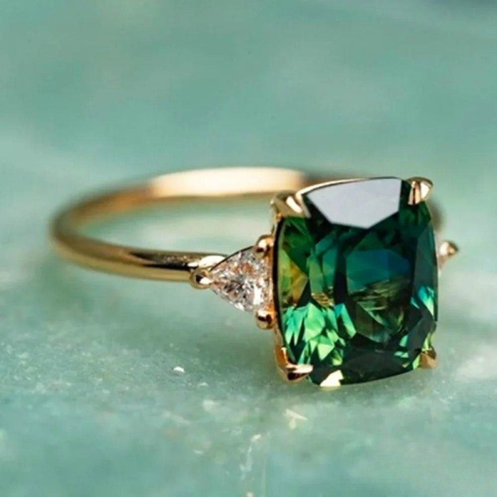 Anello con zirconia verde