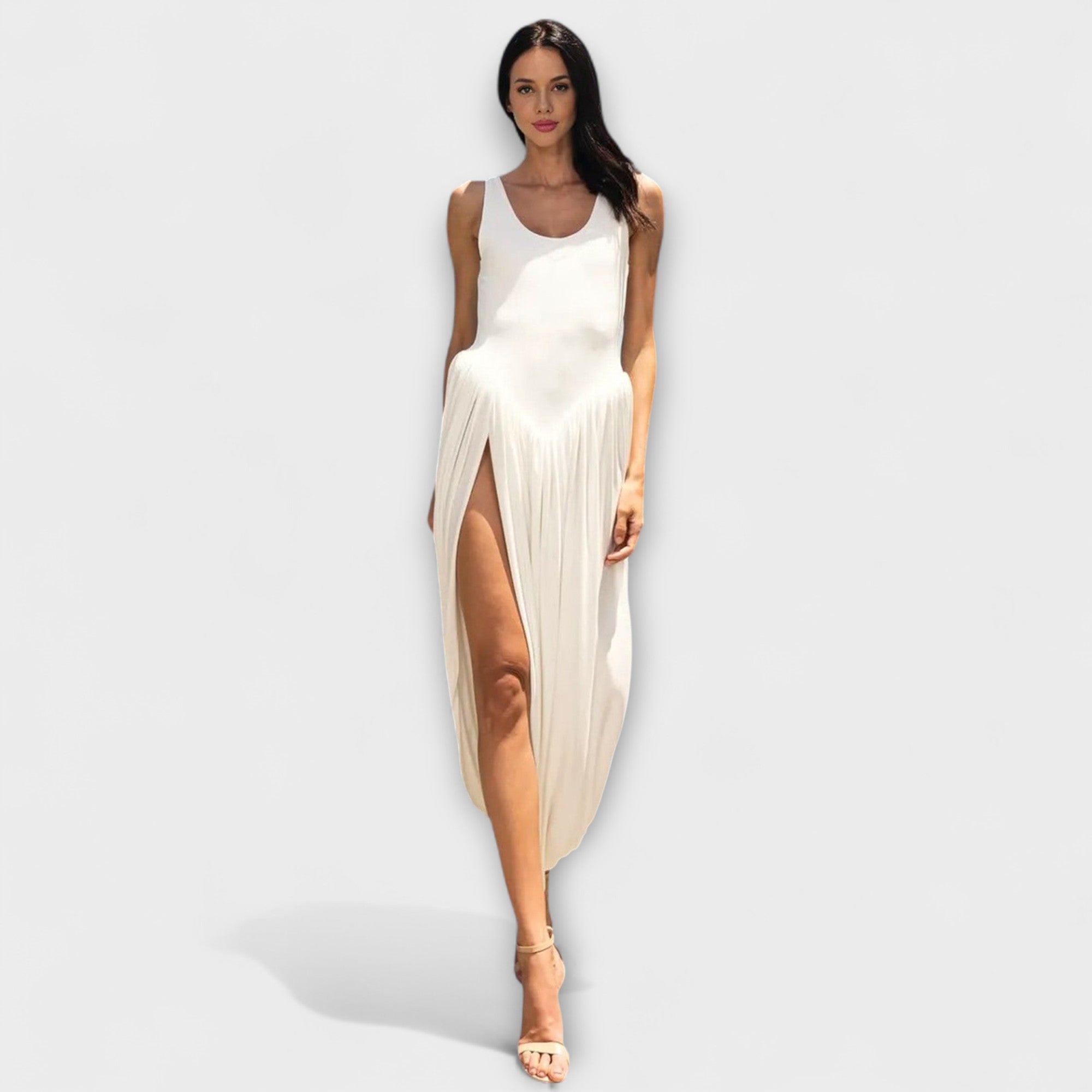 Abito Maxy drappeggiato con gonna scultorea e spacco laterale