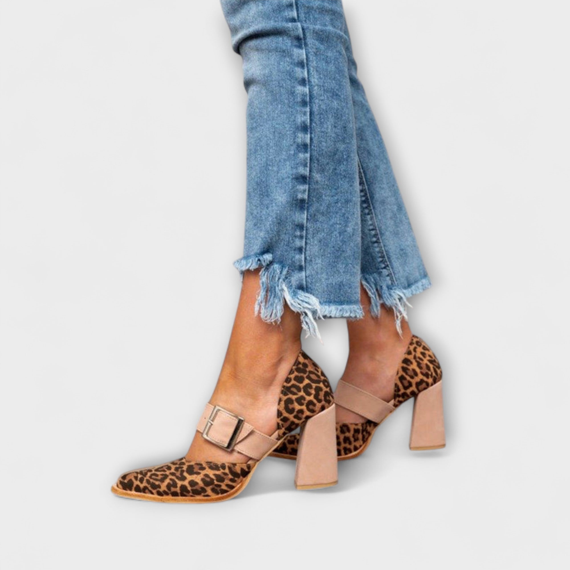 Avano - Sandali con tacco a forma di leopardo