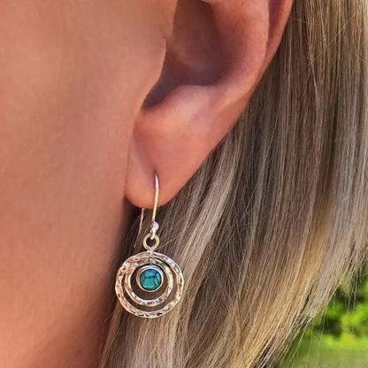 Orecchini Boho Saturno con pietra turchese in argento e oro