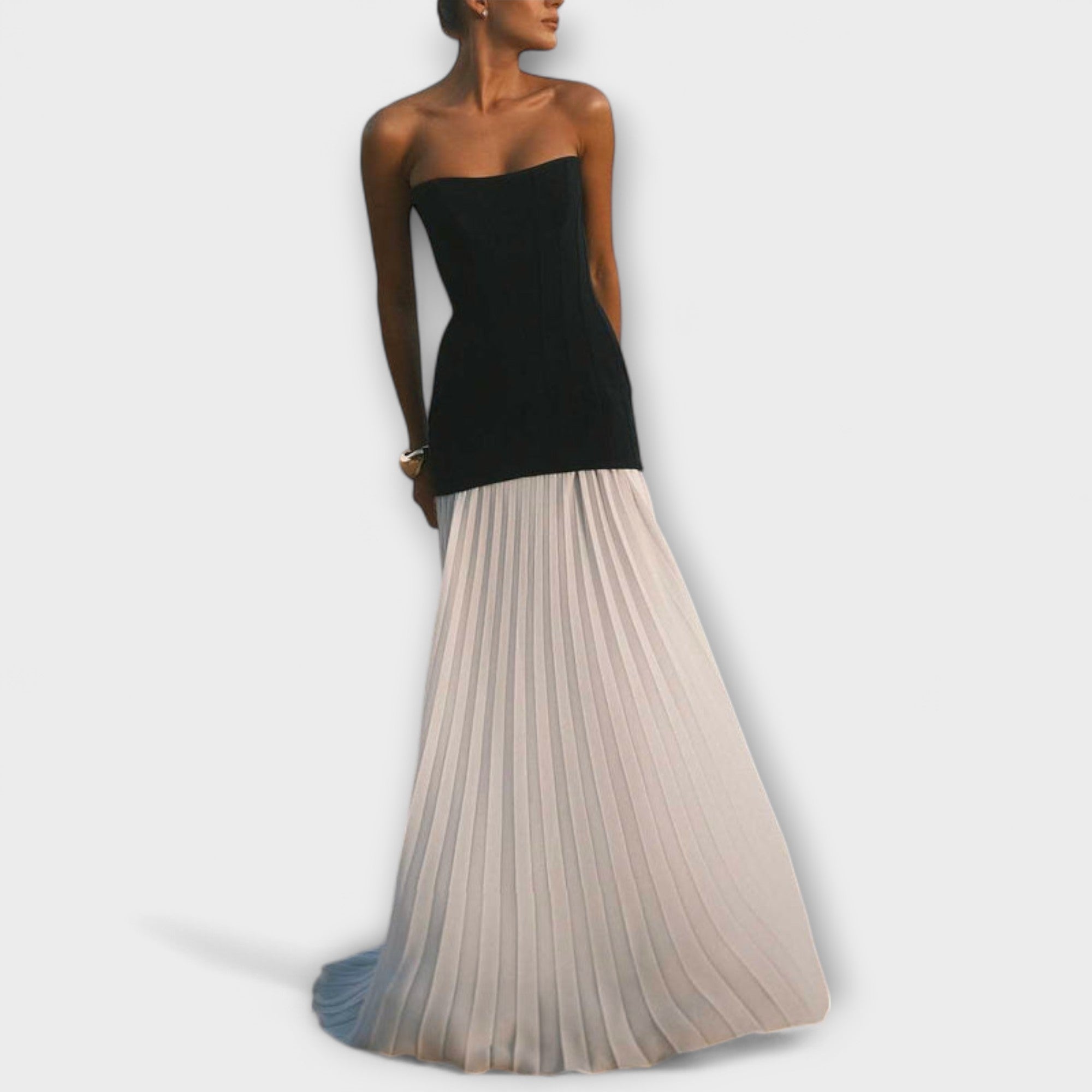 Isolde - Elegante completo classico con gonna a pieghe