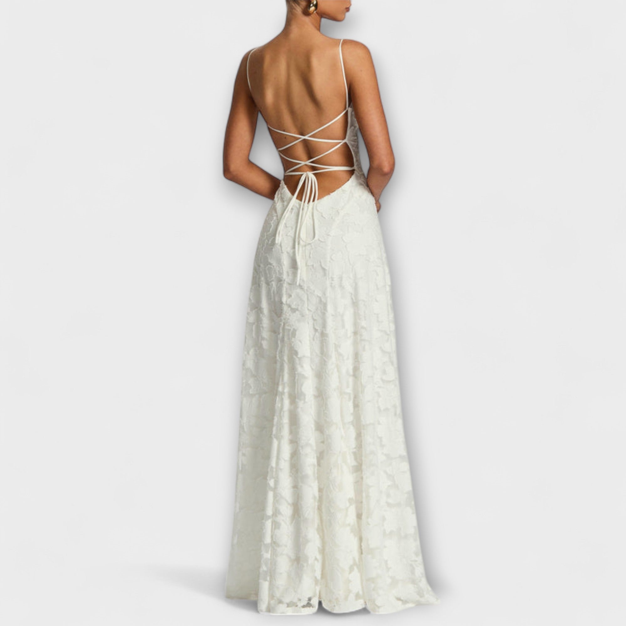 Kairi - Elegante Maxidress in Pizzo Floreale Bianco con Spalline Sottile