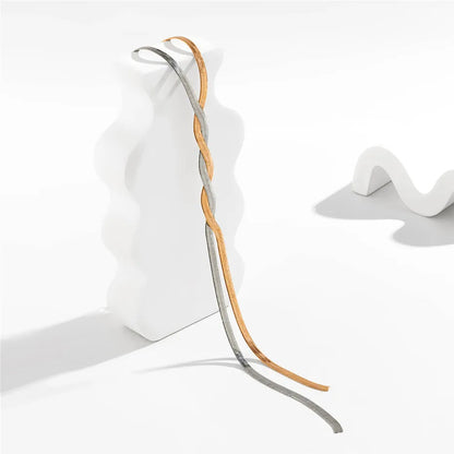 Elegante collana lunga con design a serpente regolabile