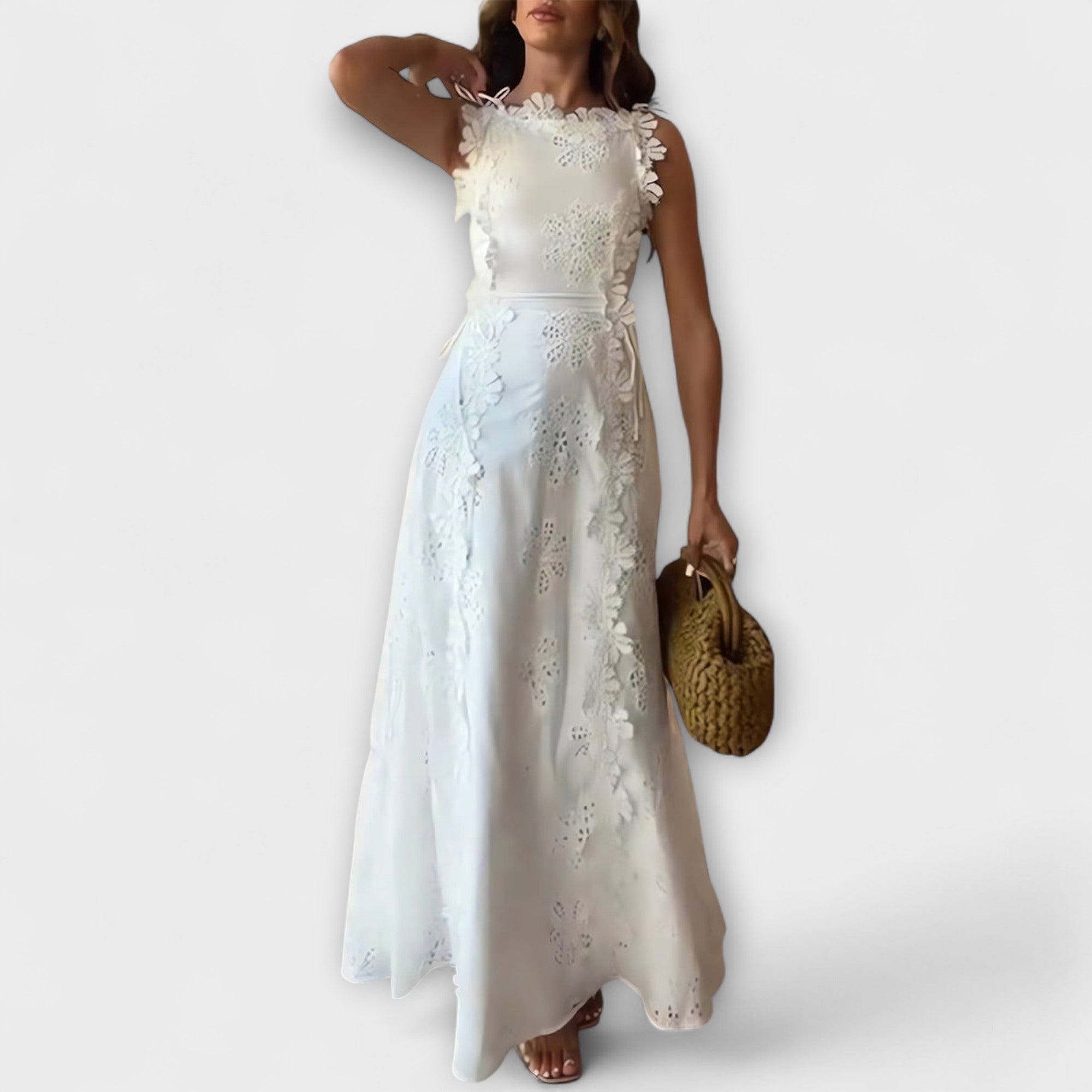 Éliora – Maxidress con motivo in pizzo floreale e cinture da annodare