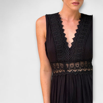 Aurélie - Elegante abito in pizzo con scollo a V