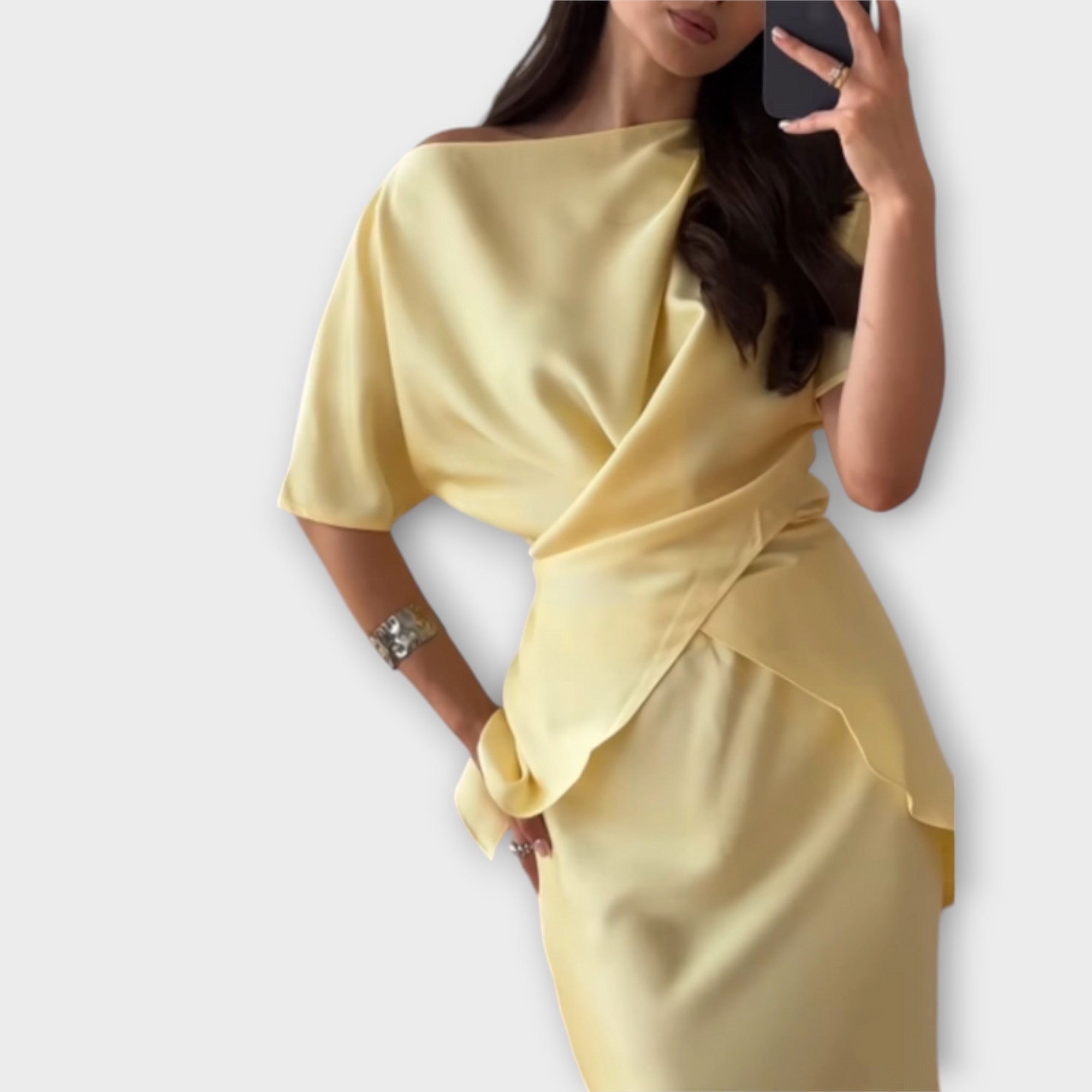 Finja - Top Off-Shoulder con Nodo Frontale e Completo Gonna
