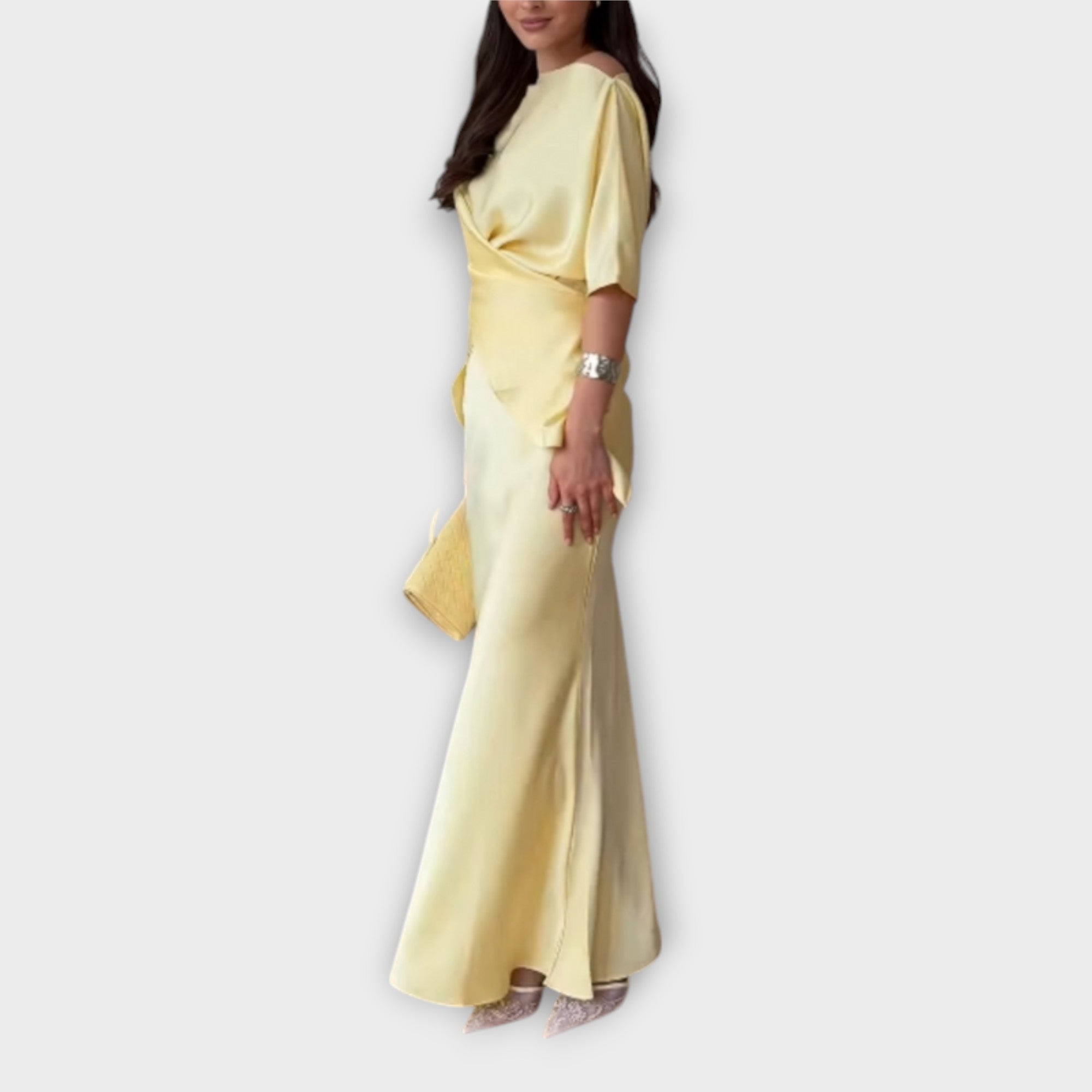 Finja - Top Off-Shoulder con Nodo Frontale e Completo Gonna