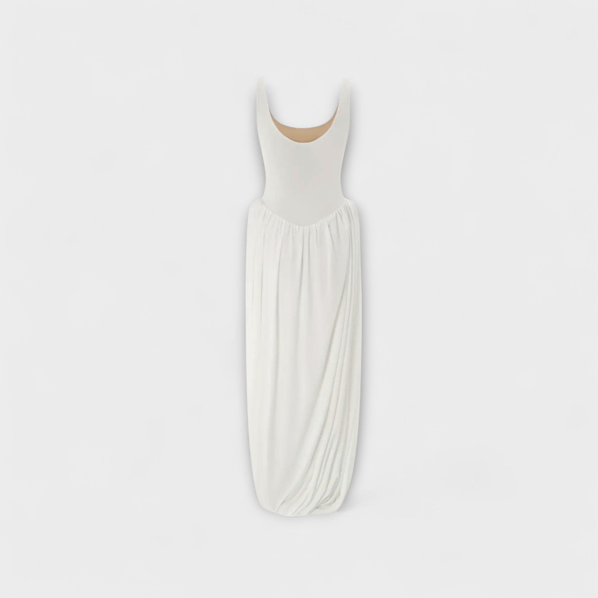 Abito Maxy drappeggiato con gonna scultorea e spacco laterale