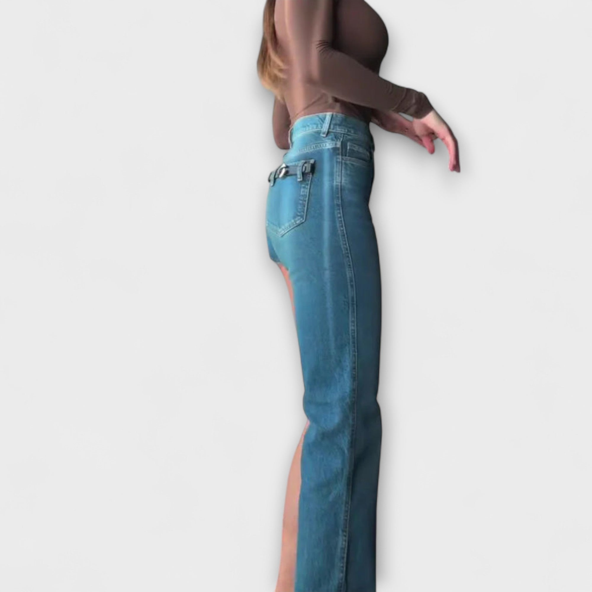 Astra - Pantaloni corti in denim asimmetrici alla moda con una spallina