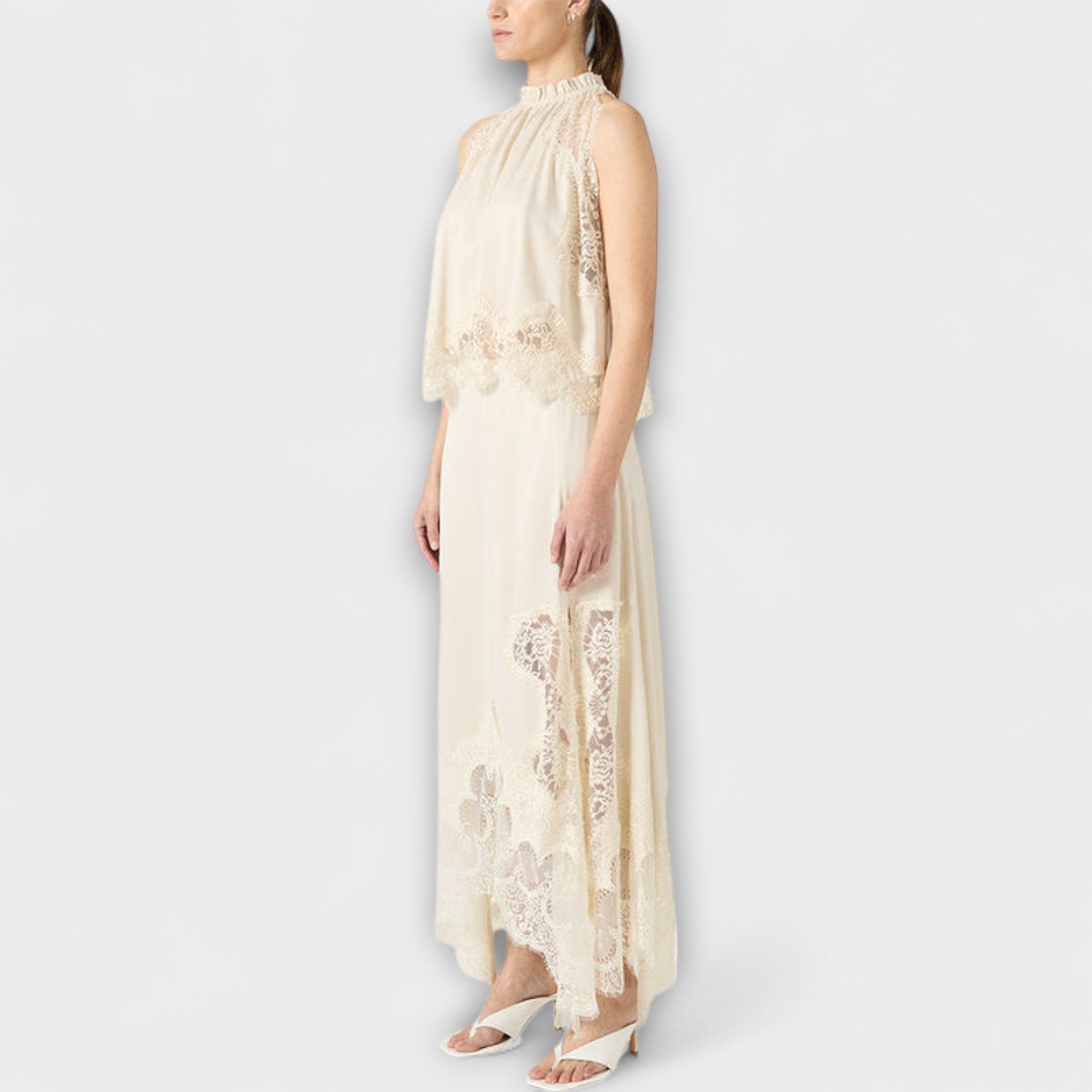 Kaia - Blusa in satin con pizzo e scollo plissettato nel set