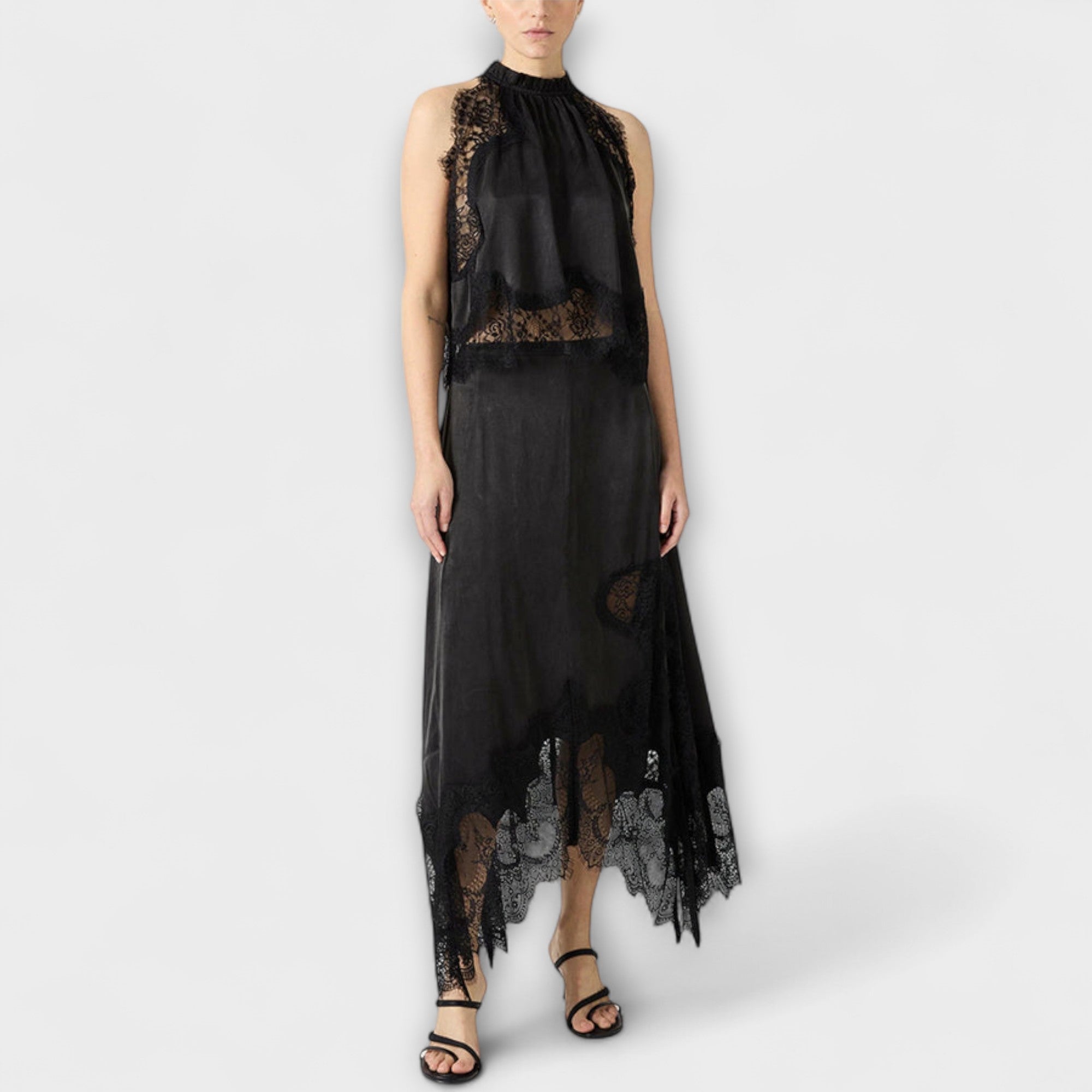 Kaia - Blusa in satin con pizzo e scollo plissettato nel set