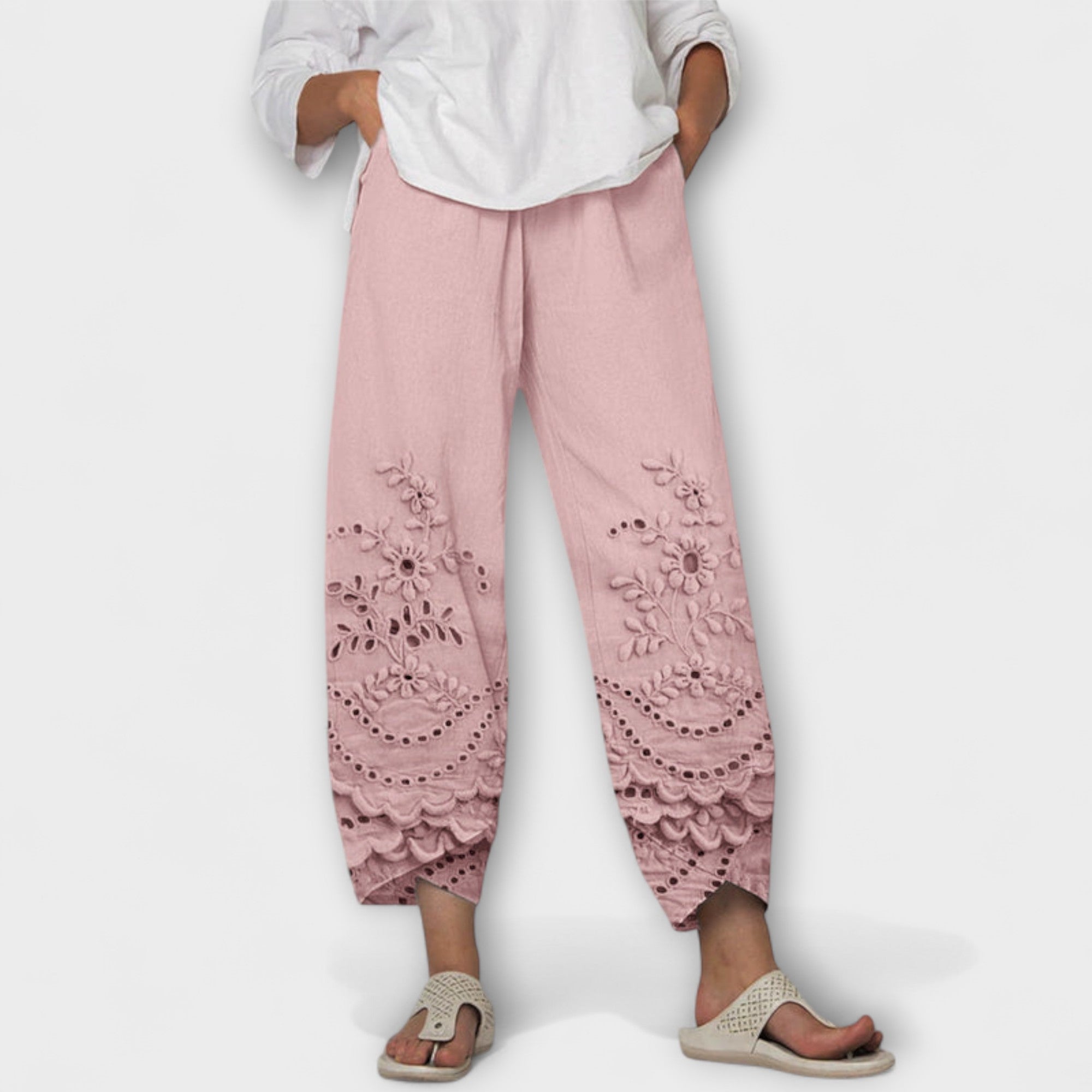 Chloe – Elegante Pantaloni in Pizzo Stampato
