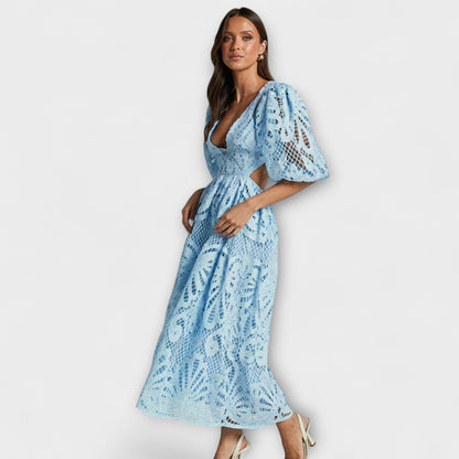 Abito elegante con dettagli delicati