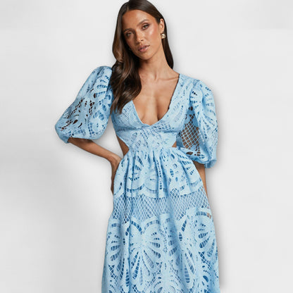 Abito elegante con dettagli delicati