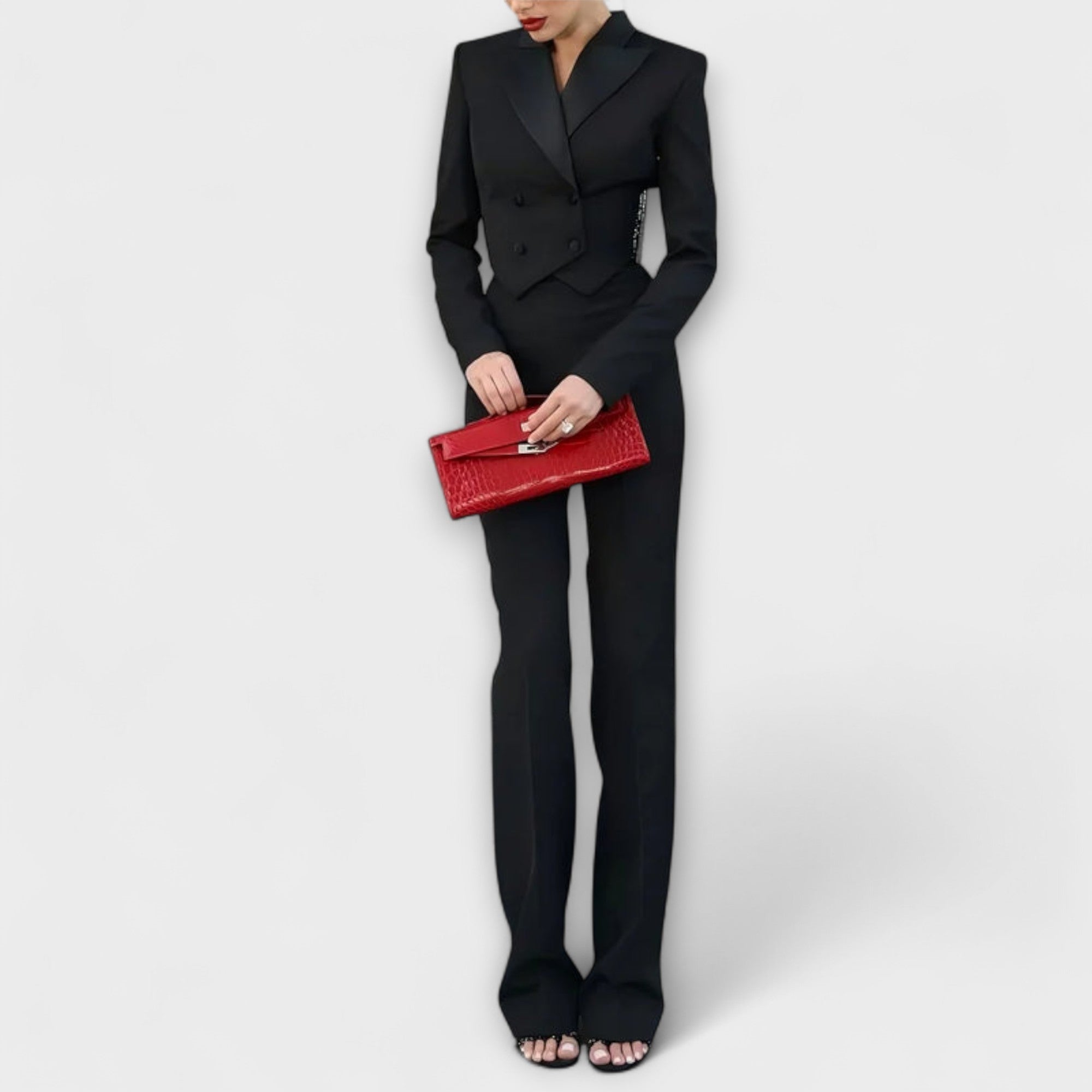 Noa - Set Blazer Corto con Perline Nere e Schiena Scoperta
