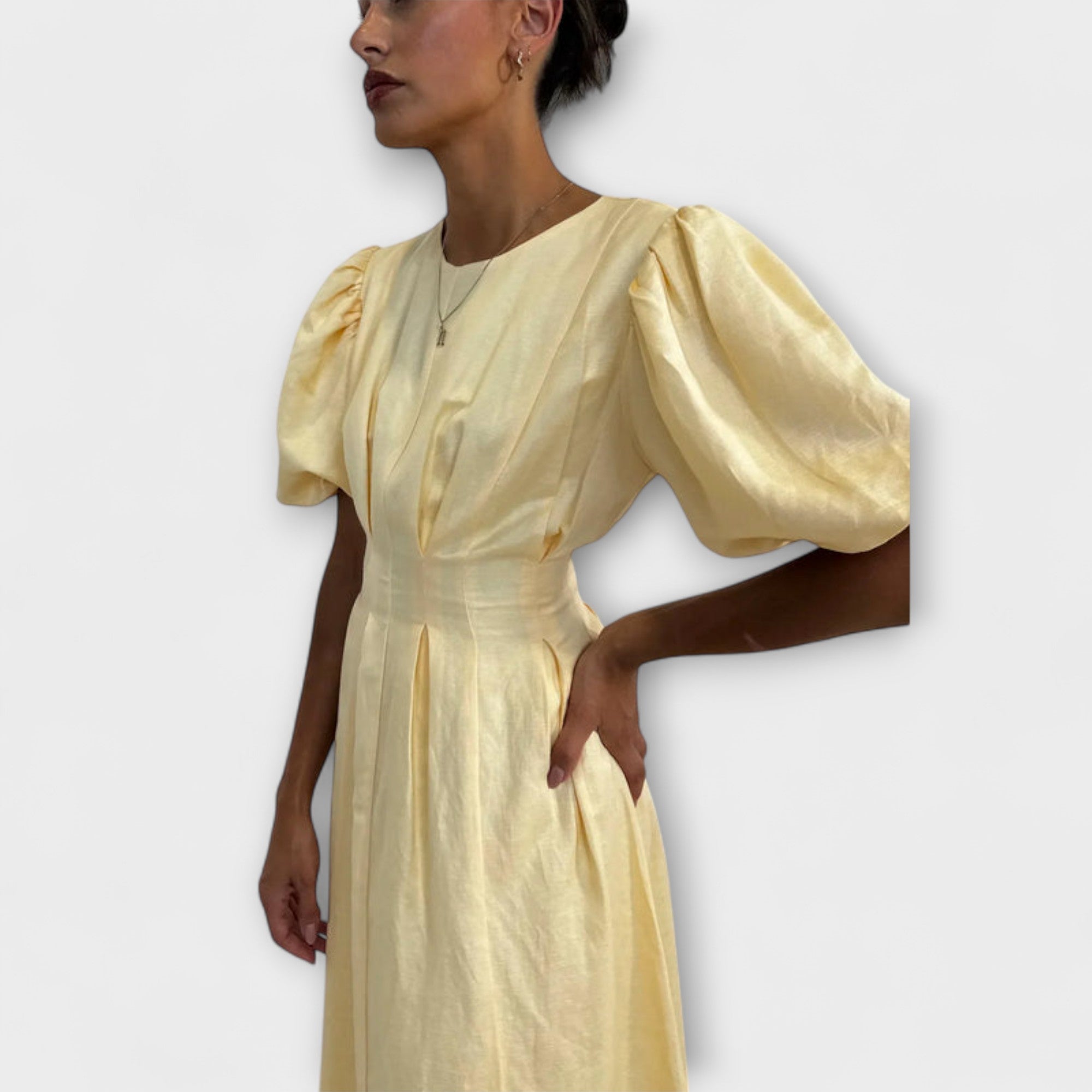 Josephine - Maxi abito giallo burro con design arioso