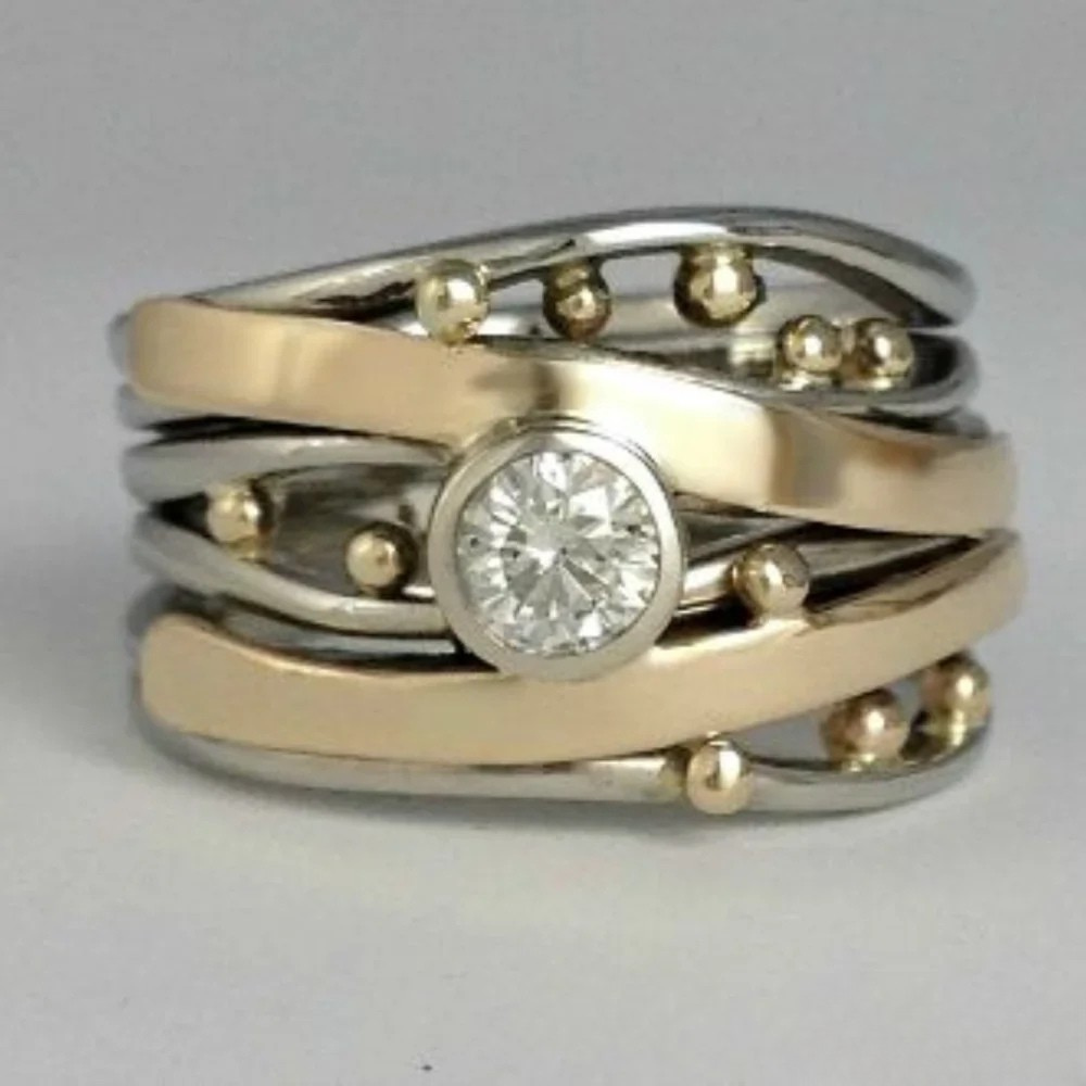 Anello in Zirconia Incastonato in Oro Classico