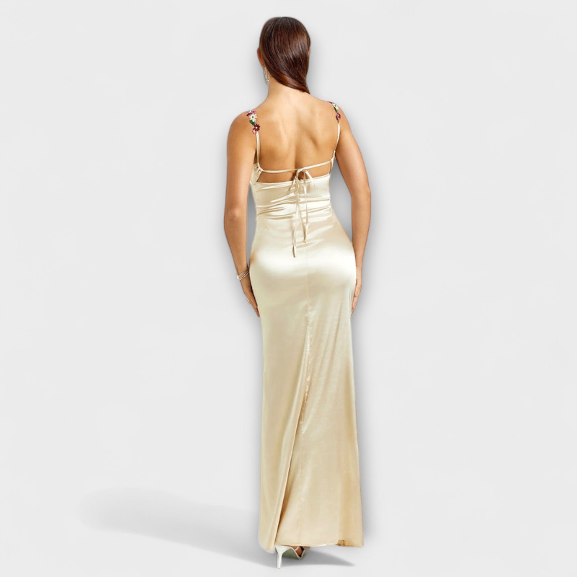 Eira - Abito in satin decorato con lacci sul retro