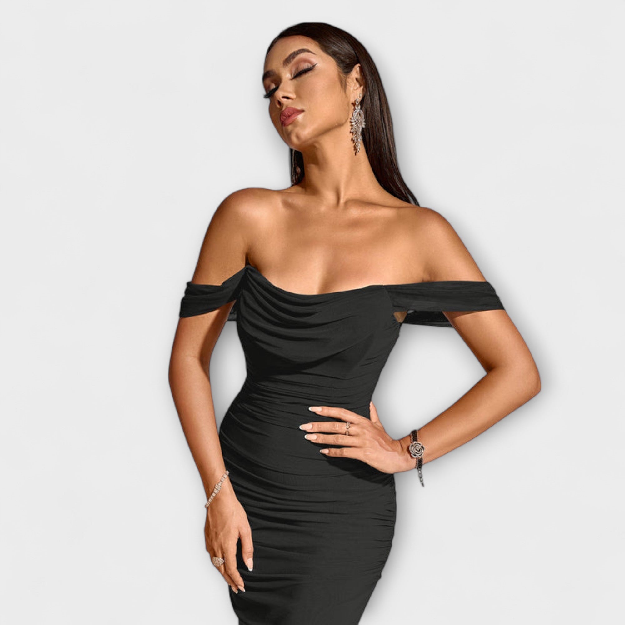 Ione - Abito Bodycon con Spalle Scoperte
