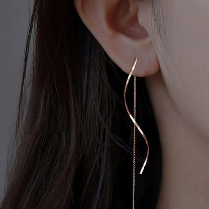 Orecchini Lunga con Design Ondulato