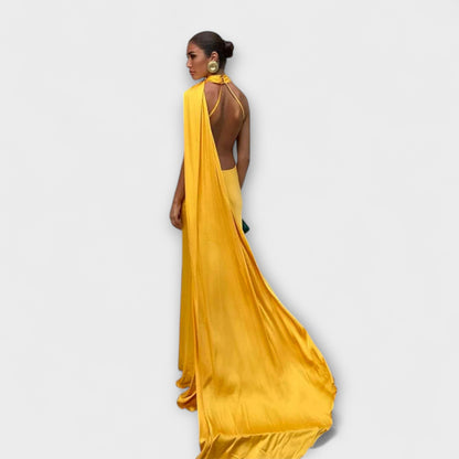 Elegante Maxibito Off-Shoulder Halter