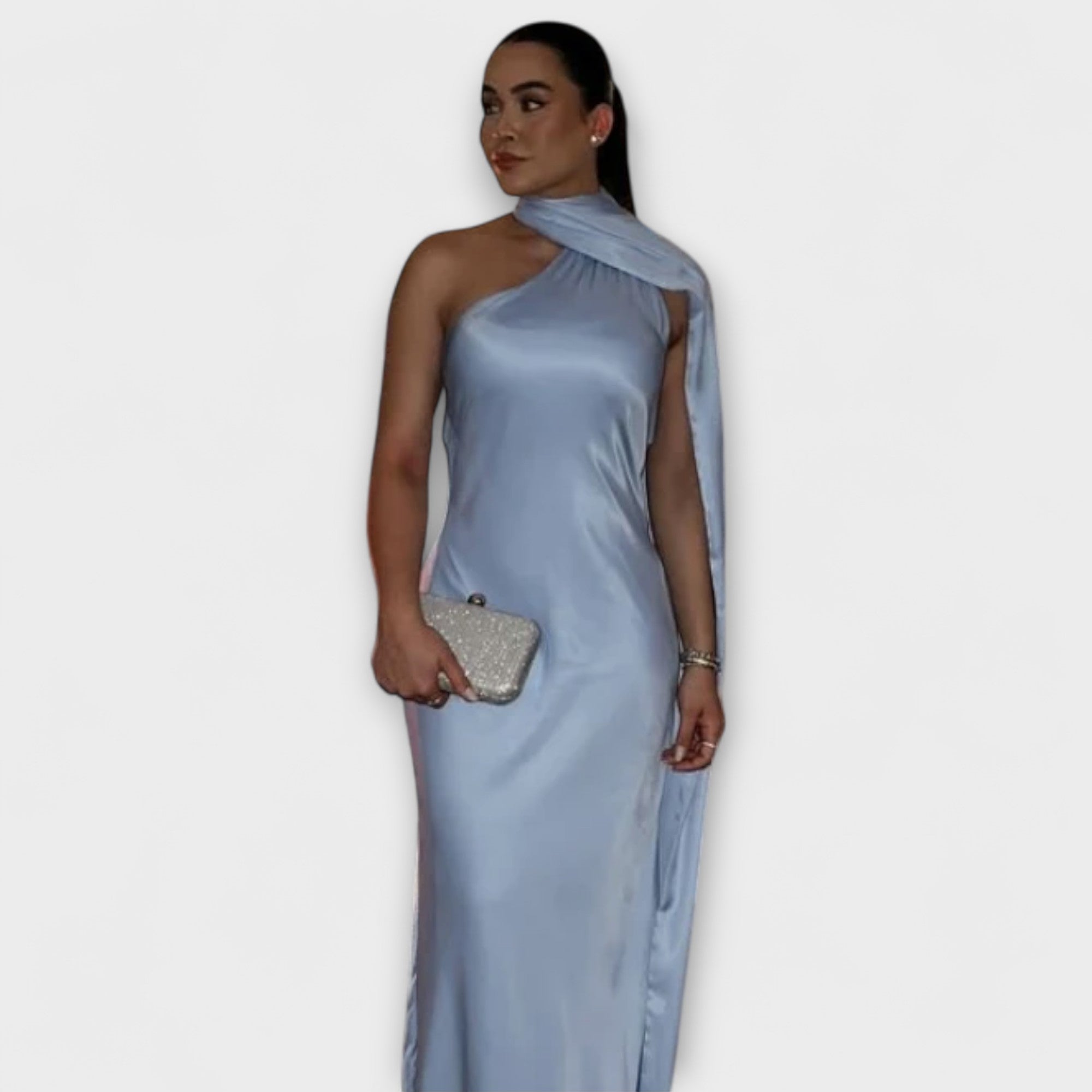 Elegante Maxibito Off-Shoulder Halter