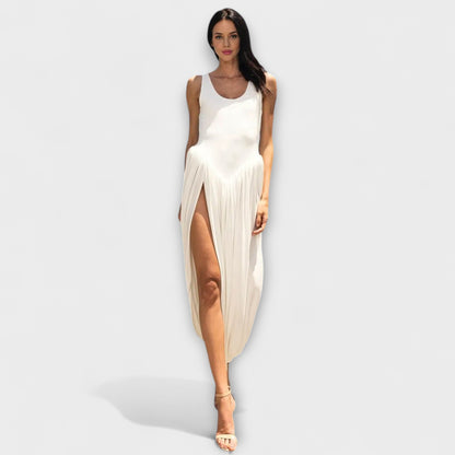Abito Maxy drappeggiato con gonna scultorea e spacco laterale