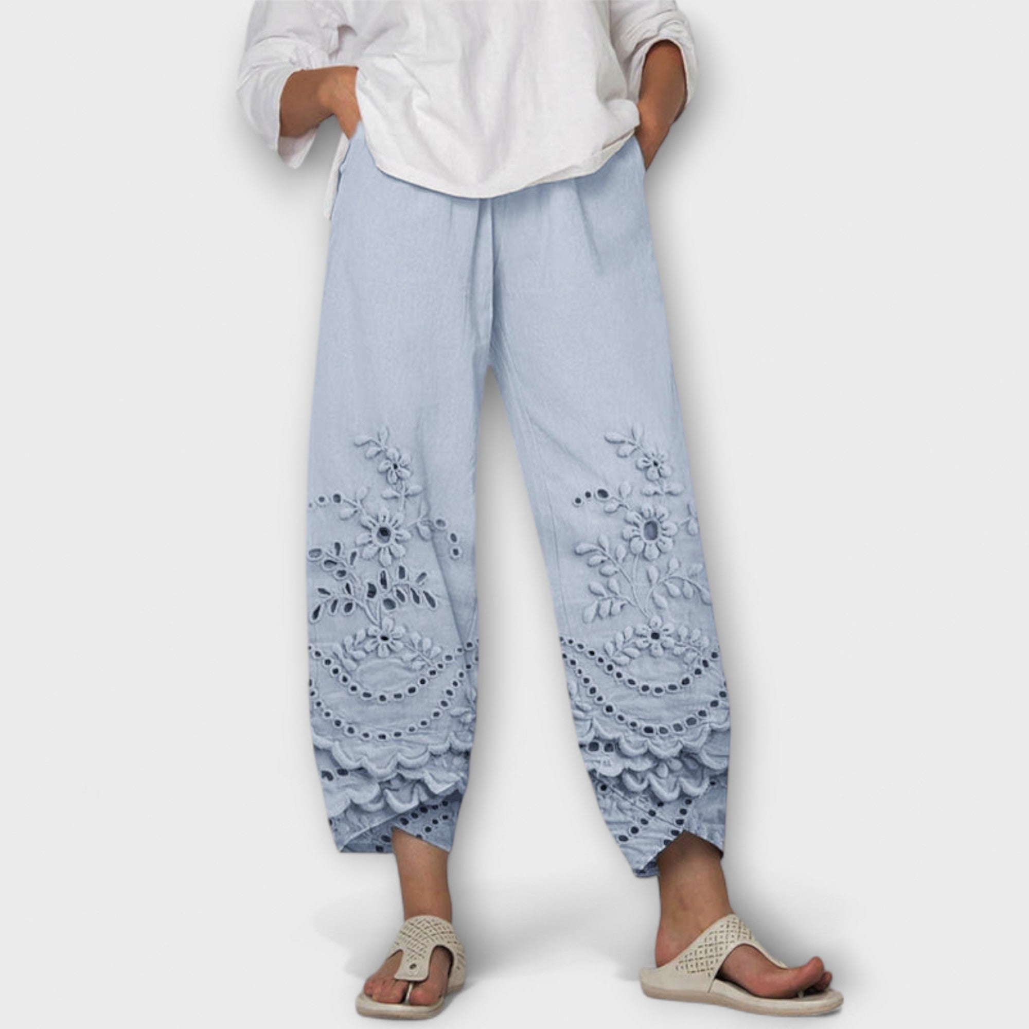 Chloe – Elegante Pantaloni in Pizzo Stampato