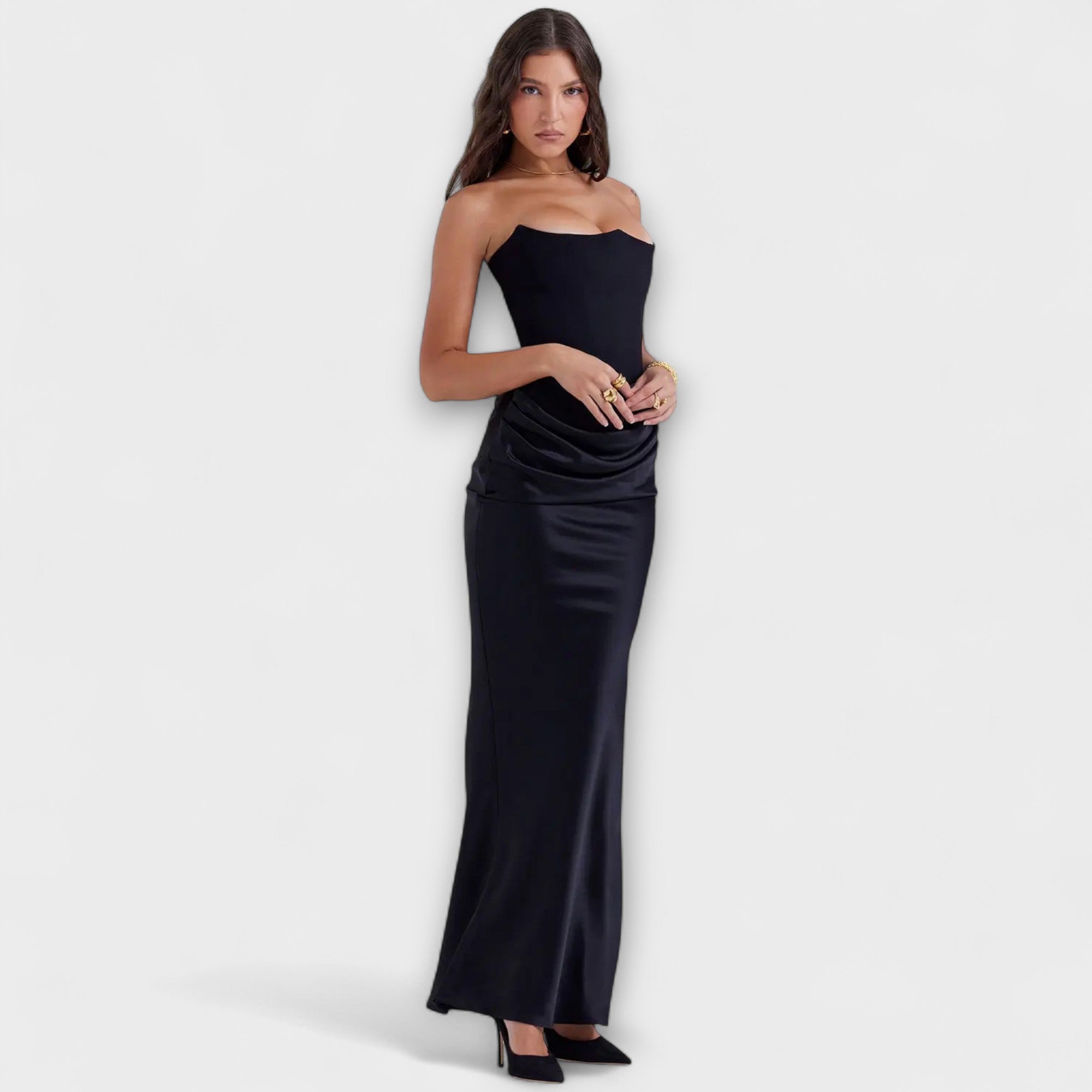 Abito Maxy in Satin Senza Spalline con Drappeggio