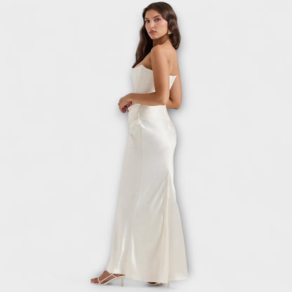 Abito Maxy in Satin Senza Spalline con Drappeggio