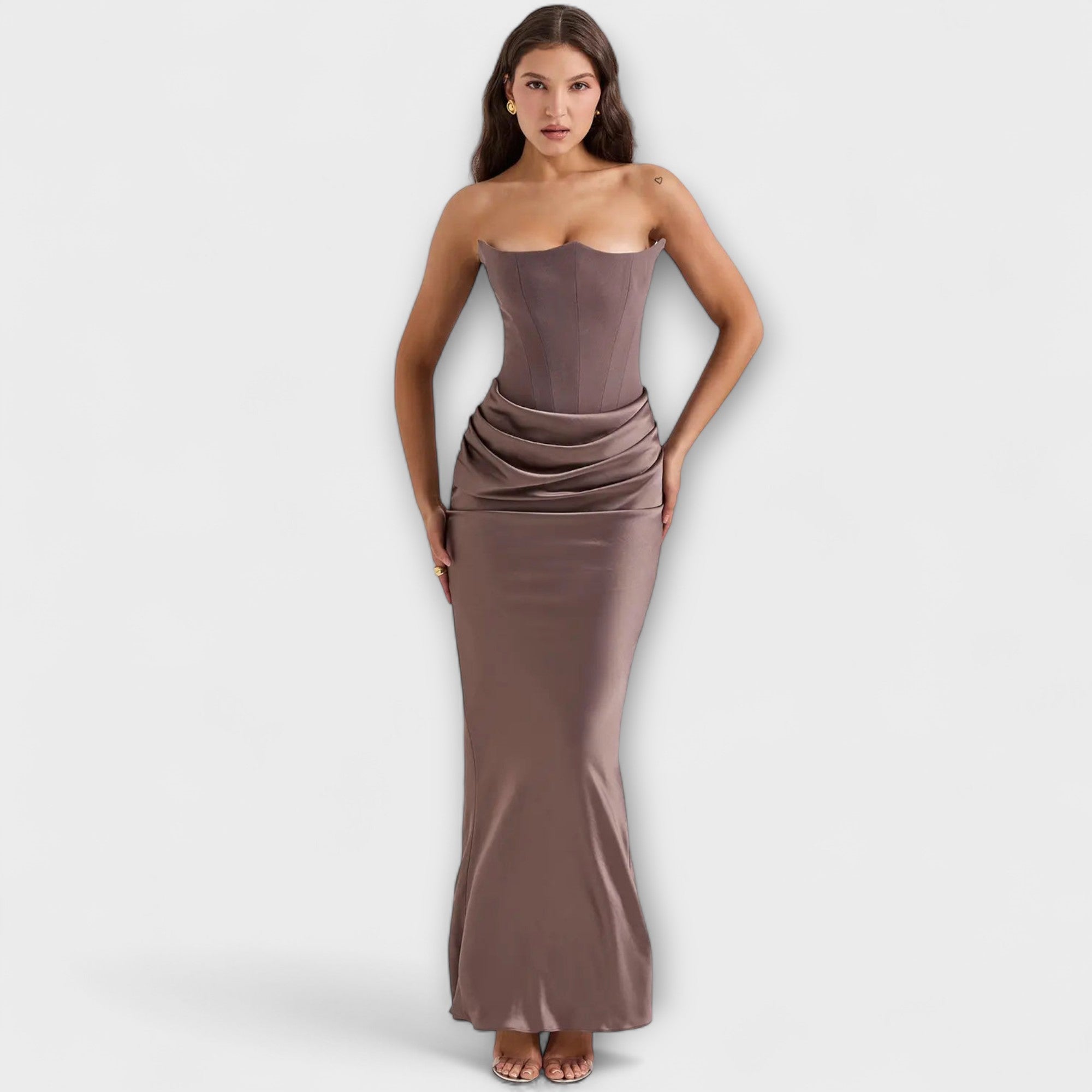 Abito Maxy in Satin Senza Spalline con Drappeggio
